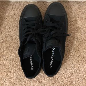 Black converse shoes